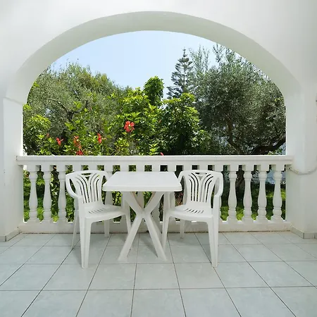 Ruassi Aparthotel Ammoudi